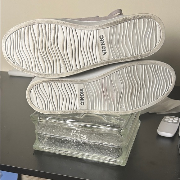 Vionic Jennings Elegant Women's Suede Sneakers in beige . Size 10‎ - Picture 5 of 12